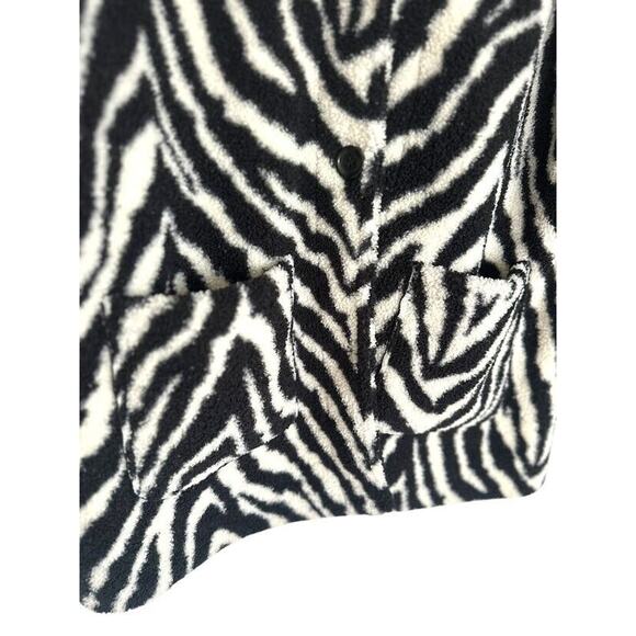 Susan Graver Weekend Reversible Sherpa Polar Fleece Coat Zebra Black Size Large - Picture 4 of 7